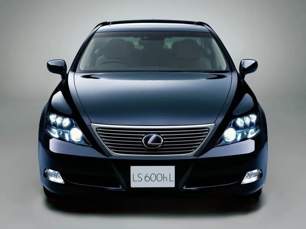 Black Lexus LS 600hL front view