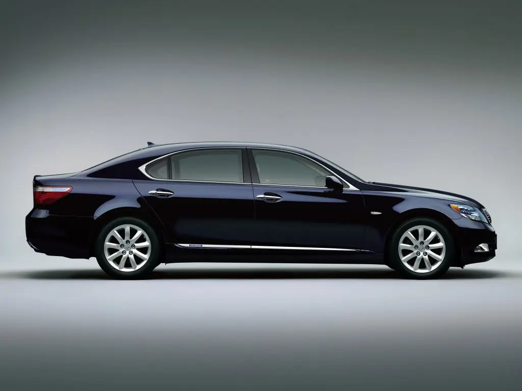 White Lexus LS 600hL rear view